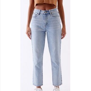PacSun Lightwash Mom Jeans